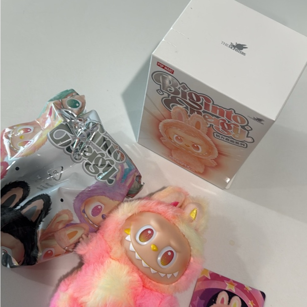 POPMART Big Into Energy Labubu Loyalty